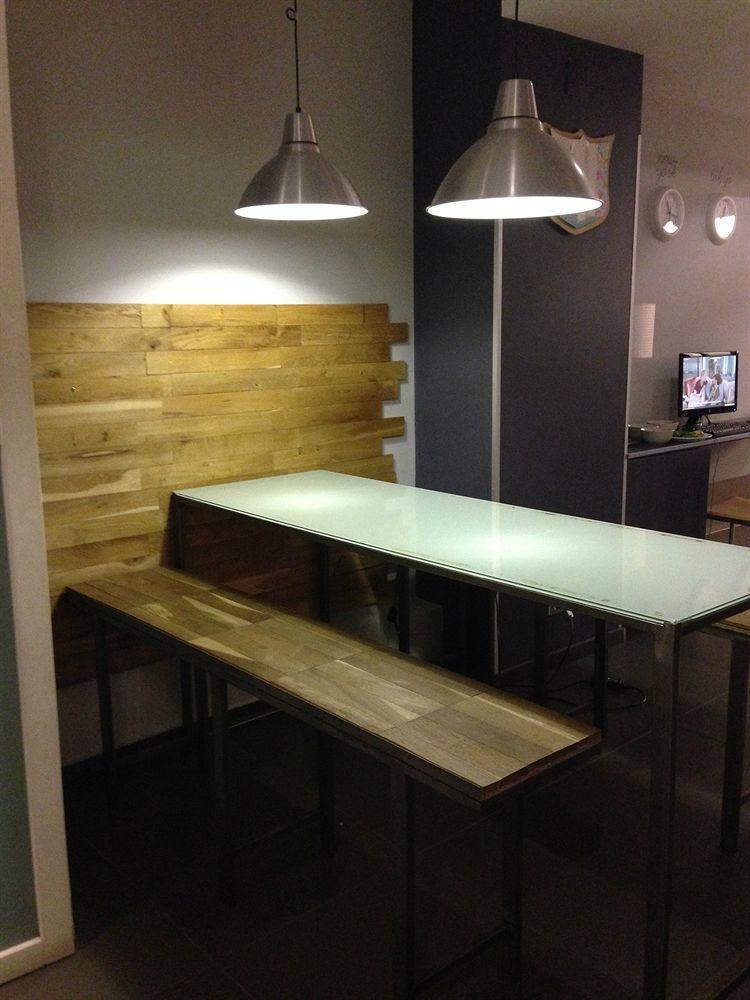 Don Moustache Boutique Hostel Барселона Екстериор снимка
