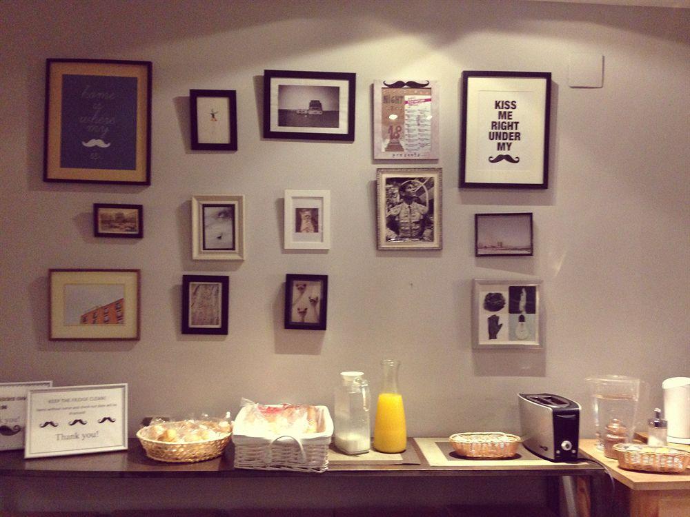 Don Moustache Boutique Hostel Барселона Екстериор снимка