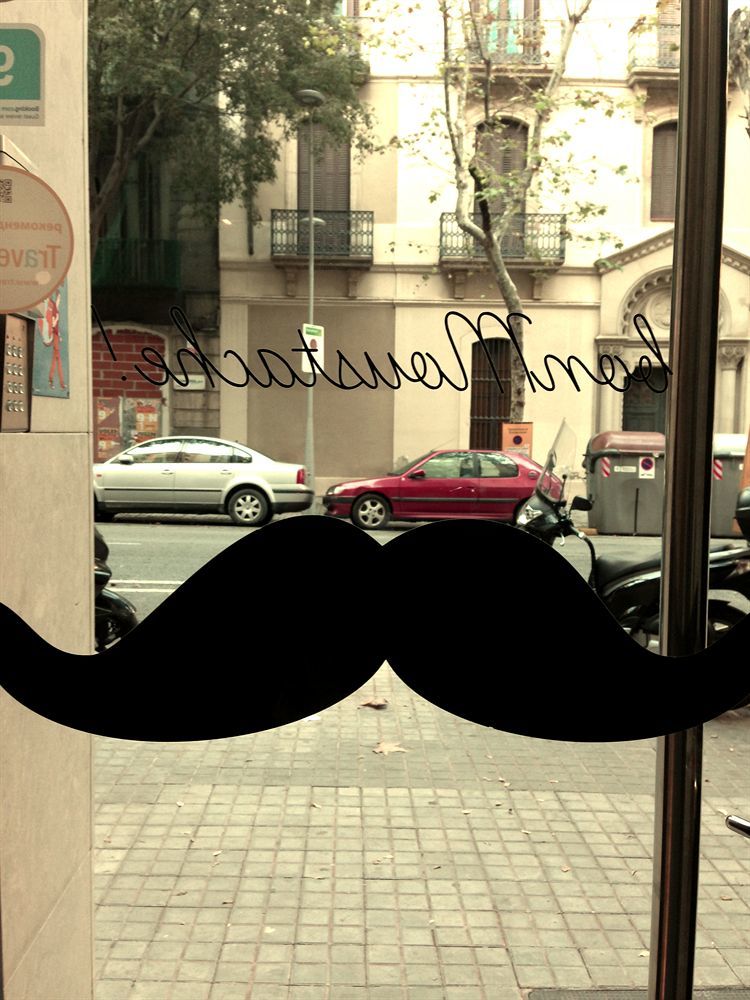 Don Moustache Boutique Hostel Барселона Екстериор снимка