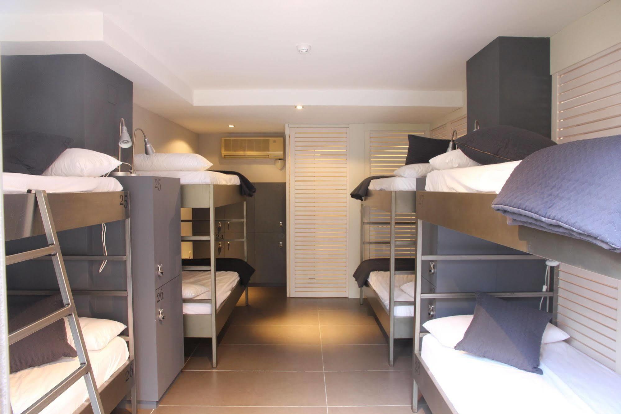 Don Moustache Boutique Hostel Барселона Екстериор снимка