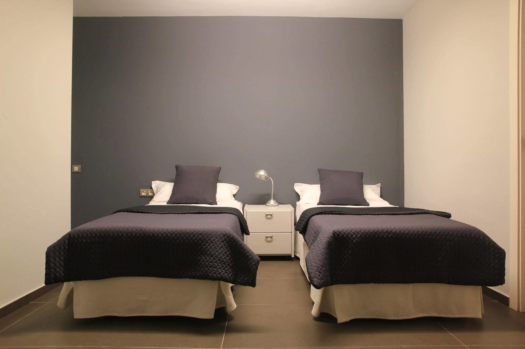Don Moustache Boutique Hostel Барселона Екстериор снимка