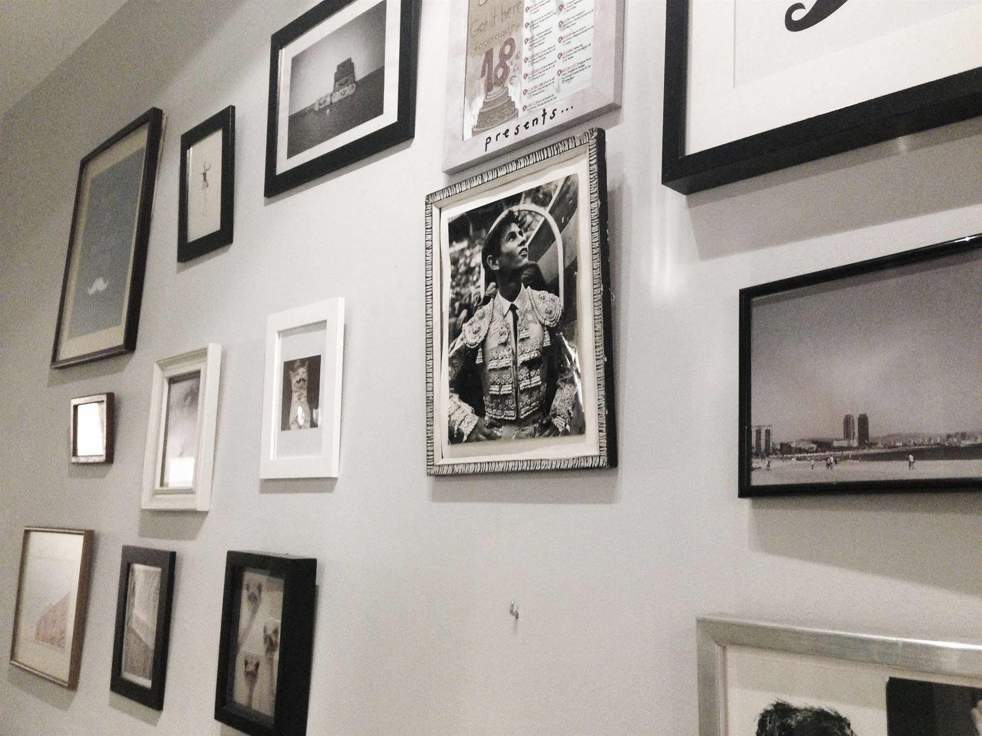 Don Moustache Boutique Hostel Барселона Екстериор снимка