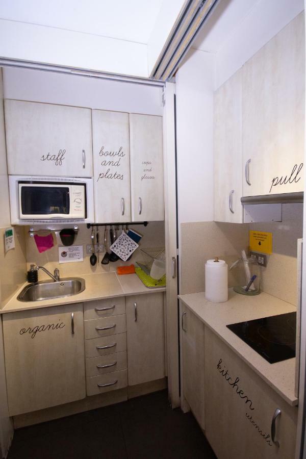 Don Moustache Boutique Hostel Барселона Екстериор снимка