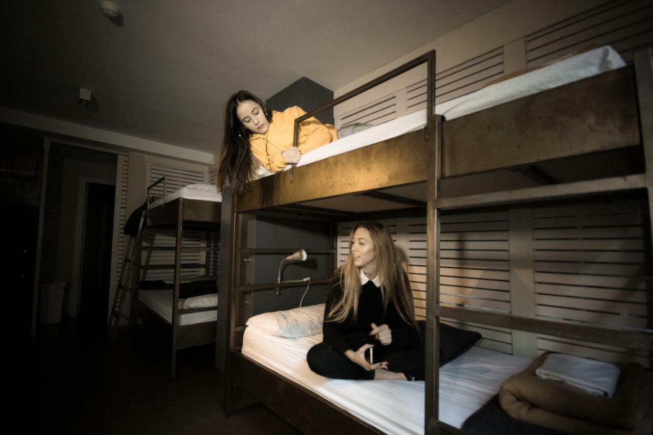 Don Moustache Boutique Hostel Барселона Екстериор снимка