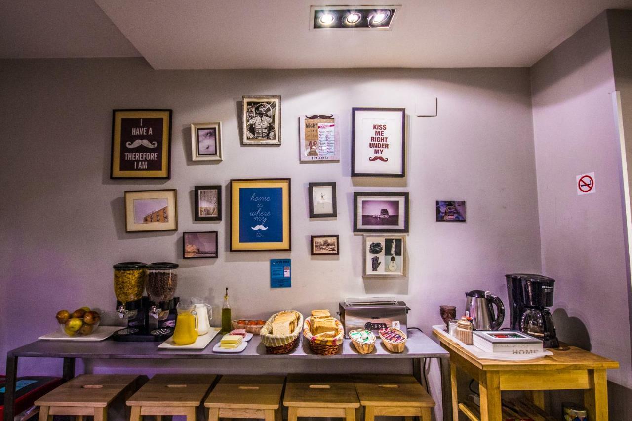 Don Moustache Boutique Hostel Барселона Екстериор снимка